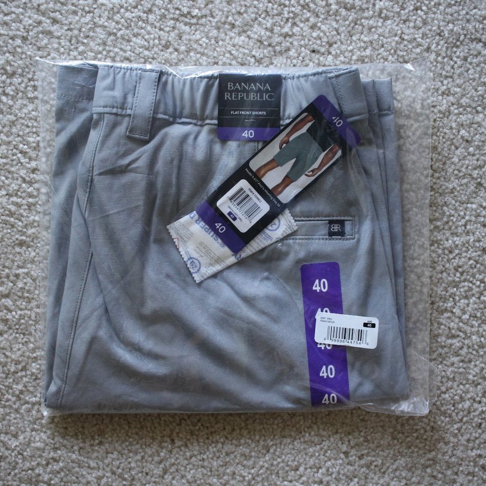 Men's Banana Republic Flat Front Shorts 40" NWT